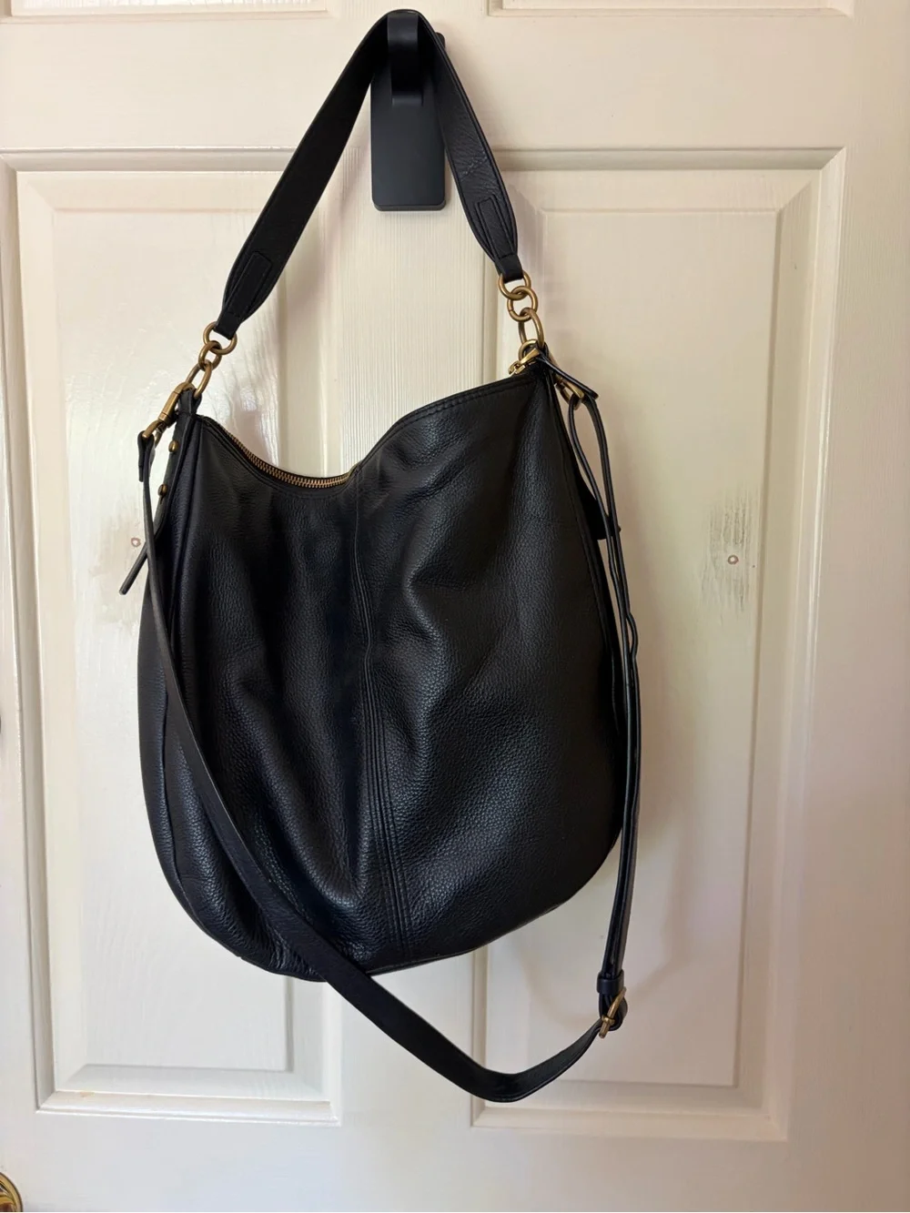 Fossil Black Pebbled Leather Shoulder Bag with Gold Hardware